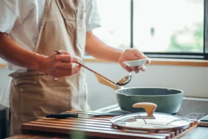 キッチンでの料理